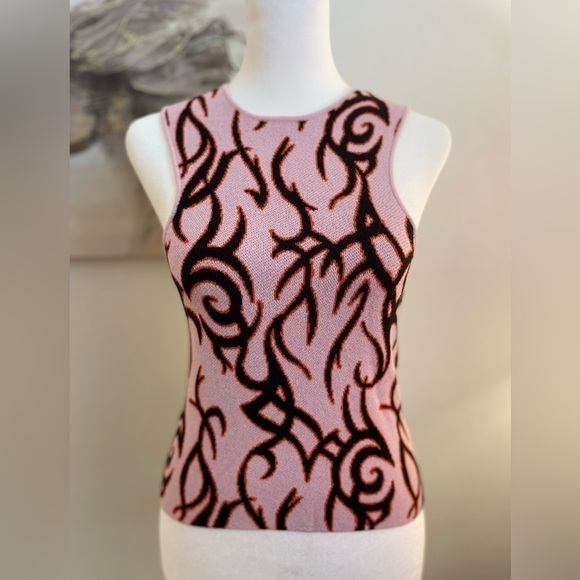 ⭐️Women’s Urban Outfitters Top - Picture 1 of 3